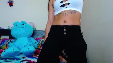 Snapshot of allyson_collins_ chatting on November 20, 2:45 am Allyson collins online show from November 20, 2:45 am