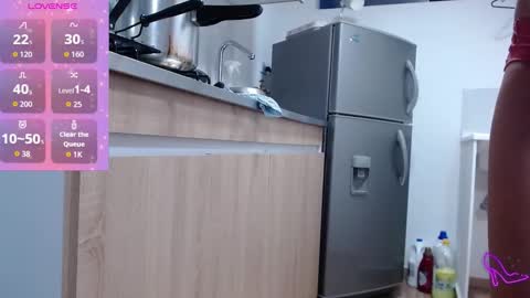 Snapshot of allysonstonne chatting on November 23, 10:53 pm Allysonstonnes online show from November 23, 10:53 pm