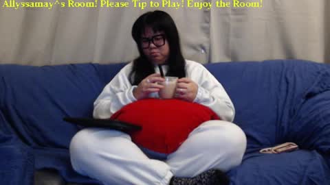 Allyssamay online show from February 4, 3:22 am