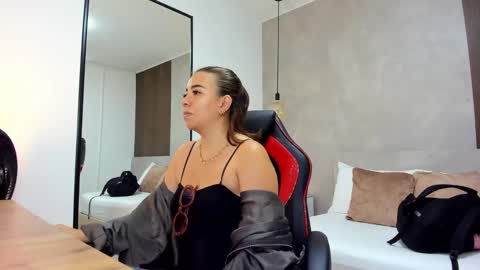 ALMA FENIX  online show from October 22, 12:27 pm