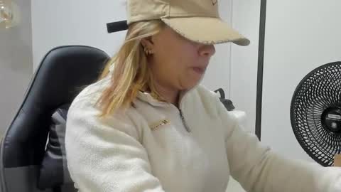 ALMA FENIX  online show from February 2, 12:26 pm