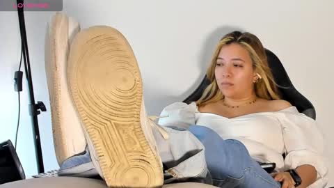 ALMA FENIX  online show from March 6, 1:29 pm