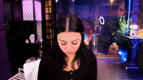 Snapshot of alma_pearl chatting on December 20, 6:19 am Alma online show from December 20, 6:19 am