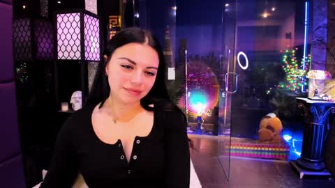 Snapshot of alma_pearl chatting on December 20, 9:21 am Alma online show from December 20, 9:21 am