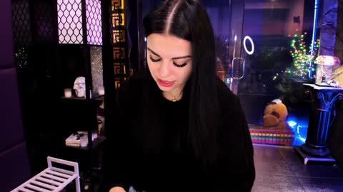 Snapshot of alma_pearl chatting on December 22, 9:44 am Alma online show from December 22, 9:44 am