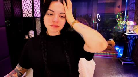 Snapshot of alma_pearl chatting on January 7, 9:07 am Alma online show from January 7, 9:07 am