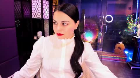 Snapshot of alma_pearl chatting on February 14, 7:49 am Alma online show from February 14, 7:49 am