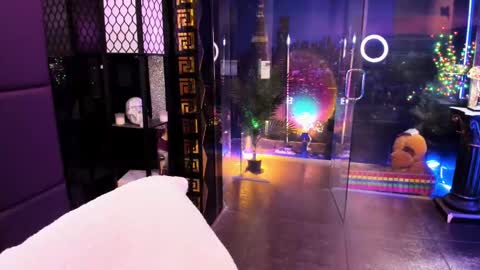 Snapshot of alma_pearl chatting on February 23, 2:14 pm Alma online show from February 23, 2:14 pm