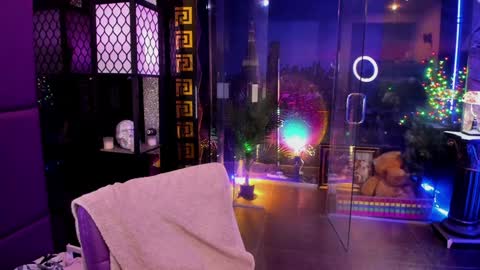 Snapshot of alma_pearl chatting on October 11, 9:41 am Alma online show from October 11, 9:41 am