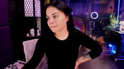 Snapshot of alma_pearl chatting on October 16, 5:41 am Alma online show from October 16, 5:41 am