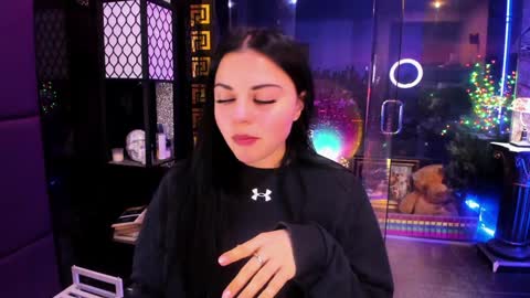 Snapshot of alma_pearl chatting on October 25, 8:55 am Alma online show from October 25, 8:55 am