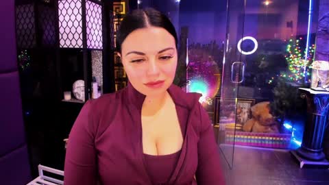 Snapshot of alma_pearl chatting on November 4, 8:24 am Alma online show from November 4, 8:24 am