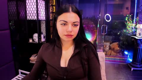 Snapshot of alma_pearl chatting on November 12, 8:15 am Alma online show from November 12, 8:15 am