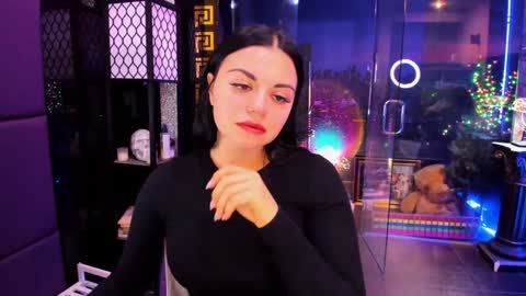 Snapshot of alma_pearl chatting on November 28, 7:44 am Alma online show from November 28, 7:44 am