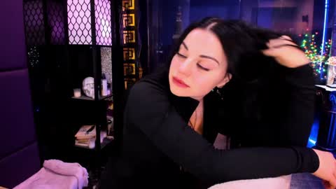 Snapshot of alma_pearl chatting on December 21, 9:49 am Alma online show from December 21, 9:49 am