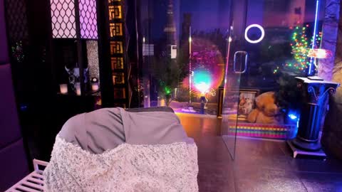 Snapshot of alma_pearl chatting on February 23, 8:01 am Alma online show from February 23, 8:01 am