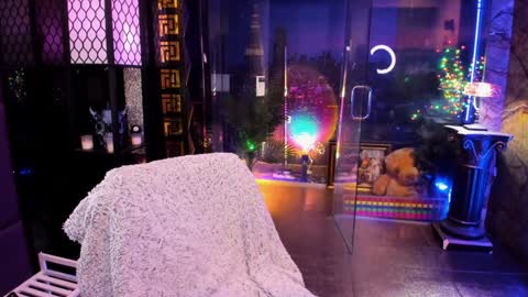 Snapshot of alma_pearl chatting on February 25, 6:23 am Alma online show from February 25, 6:23 am