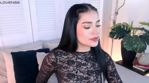 Snapshot of almablaze chatting on April 25, 1:41 pm Mia online show from April 25, 1:41 pm
