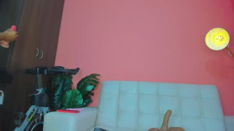 Alma Castillo online show from December 31, 2:40 am