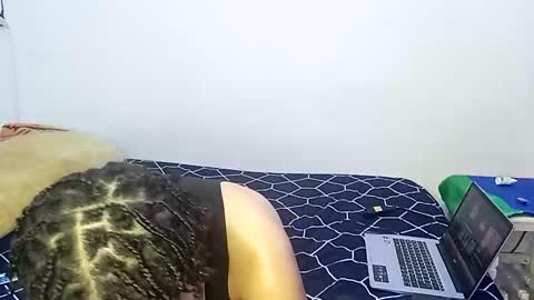 Snapshot of alman_femdomm chatting on October 31, 12:55 am Isahias online show from October 31, 12:55 am