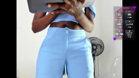 Snapshot of almasaennz chatting on January 13, 7:21 pm online show from January 13, 7:21 pm