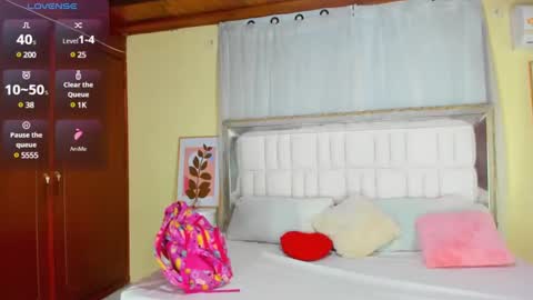 Snapshot of almasaennz chatting on February 2, 7:46 pm online show from February 2, 7:46 pm