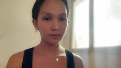 larah online show from April 8, 3:06 am