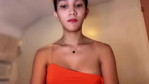 larah online show from July 19, 4:05 am