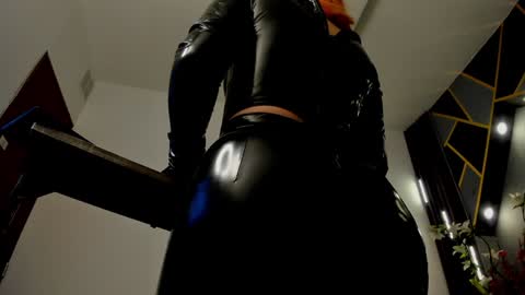 Snapshot of almma_ chatting on January 24, 5:11 pm ALMMA online show from January 24, 5:11 pm
