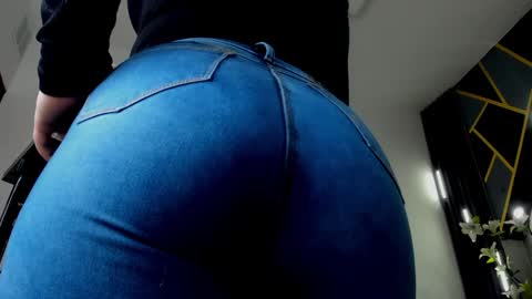Snapshot of almma_ chatting on February 7, 3:19 pm ALMMA online show from February 7, 3:19 pm