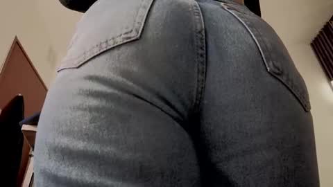 Snapshot of almma_ chatting on September 11, 2:39 pm ALMMA online show from September 11, 2:39 pm