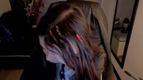 Snapshot of almma_ chatting on October 20, 2:17 pm ALMMA online show from October 20, 2:17 pm