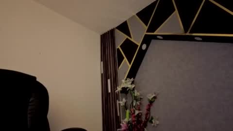 Snapshot of almma_ chatting on October 29, 1:57 pm ALMMA online show from October 29, 1:57 pm