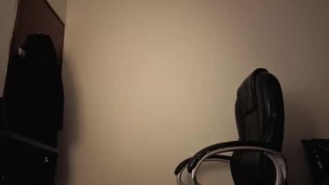 Snapshot of almma_ chatting on November 12, 1:44 pm ALMMA online show from November 12, 1:44 pm