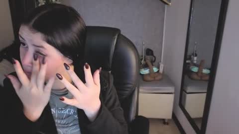 Snapshot of almma_ chatting on November 13, 1:54 pm ALMMA online show from November 13, 1:54 pm