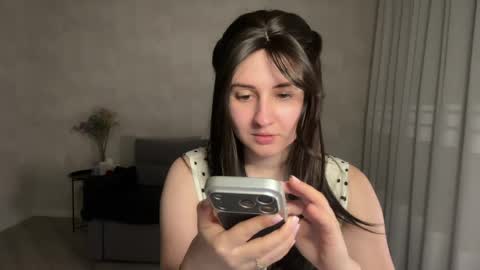 Snapshot of almostinnocent_ chatting on May 10, 8:14 pm Anna online show from May 10, 8:14 pm