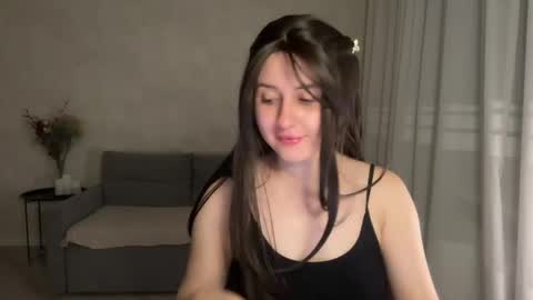 Snapshot of almostinnocent_ chatting on May 25, 9:21 pm Anna online show from May 25, 9:21 pm