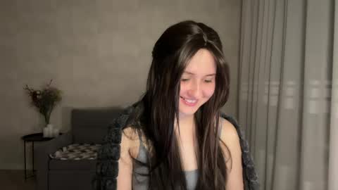 Snapshot of almostinnocent_ chatting on May 30, 10:07 pm Anna online show from May 30, 10:07 pm