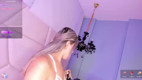 Snapshot of alondra_milff chatting on December 2, 2:09 am ALONDRAMILF online show from December 2, 2:09 am