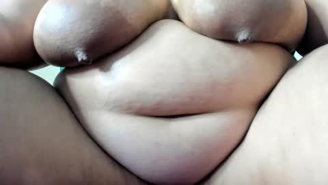 Snapshot of alondra_zaens chatting on February 16, 11:48 pm Alondra online show from February 16, 11:48 pm