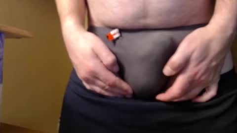 Snapshot of aloneandjustme chatting on December 3, 10:39 am JustMe online show from December 3, 10:39 am