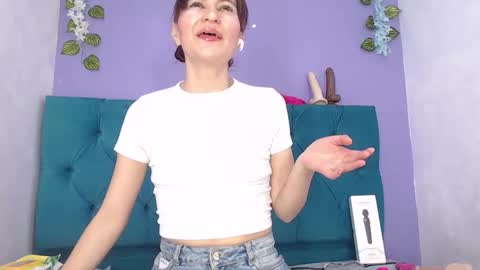 Alorena Megan online show from April 18, 3:21 am