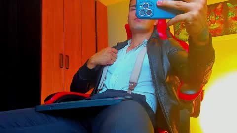 Snapshot of alpha_dominus_ chatting on October 3, 4:53 am alpha_dominus_ online show from October 3, 4:53 am