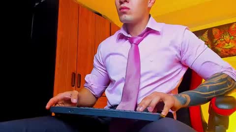 Snapshot of alpha_dominus_ chatting on October 7, 3:14 am alpha_dominus_ online show from October 7, 3:14 am