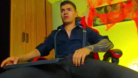 Snapshot of alpha_dominus_ chatting on October 29, 8:49 am alpha_dominus_ online show from October 29, 8:49 am