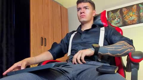 Snapshot of alpha_dominus_ chatting on November 3, 4:03 am alpha_dominus_ online show from November 3, 4:03 am