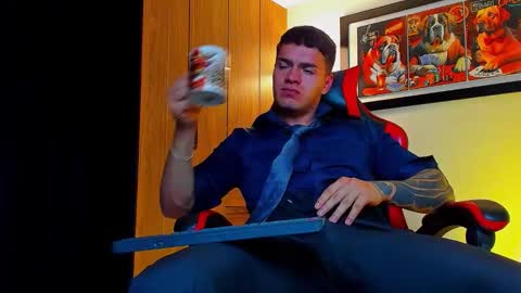 Snapshot of alpha_dominus_ chatting on November 19, 6:13 am alpha_dominus_ online show from November 19, 6:13 am