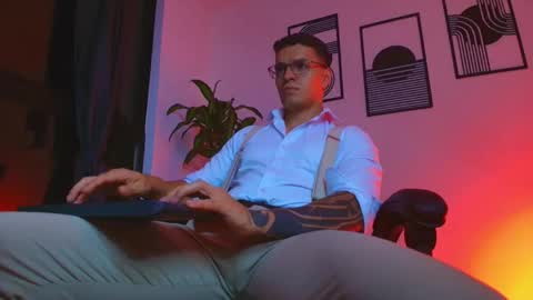 Snapshot of alpha_dominus_ chatting on May 3, 3:56 am alpha_dominus_ online show from May 3, 3:56 am
