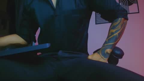 Snapshot of alpha_dominus_ chatting on May 21, 4:52 am alpha_dominus_ online show from May 21, 4:52 am