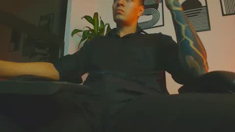 Snapshot of alpha_dominus_ chatting on June 10, 4:01 am alpha_dominus_ online show from June 10, 4:01 am